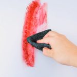 چگونه لکه های خون را از روی دیوار پاک کنیم؟
