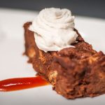 طرز تهیه پودینگ نان شکلاتی