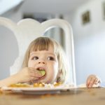 بشقاب کوچکتر چاقی دوران کودکی را کاهش میدهد!