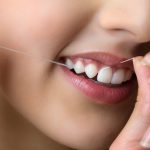 چرا باید به صورت مرتب از نخ دندان استفاده کنیم؟